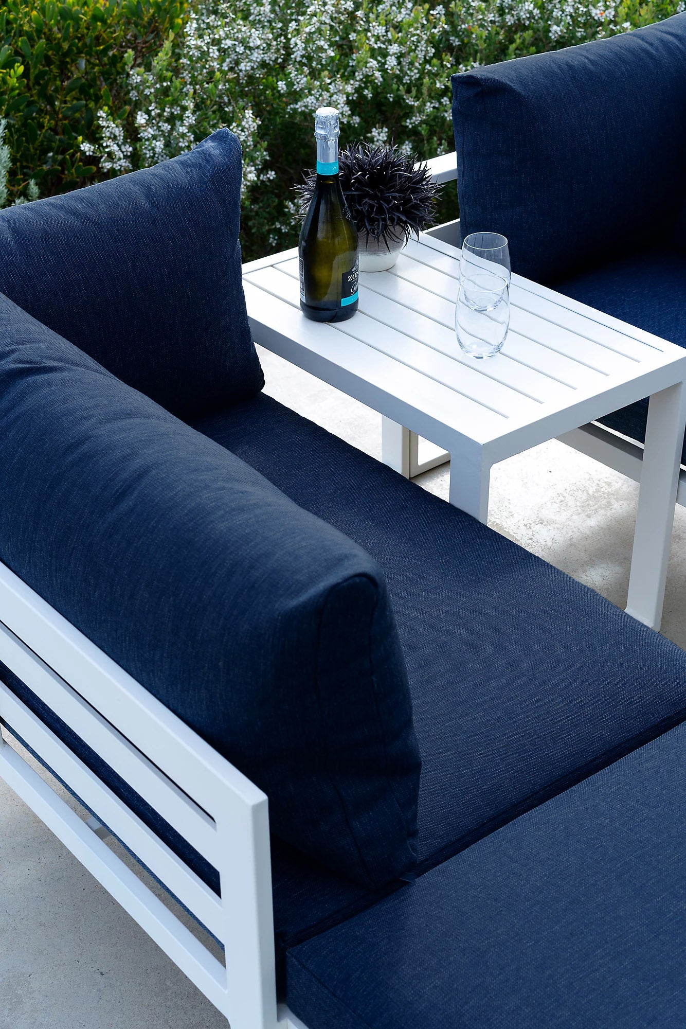 High Density Sponge Metal Aluminum Alloy Waterproof Patio Hotel Garden Outdoor Sofa