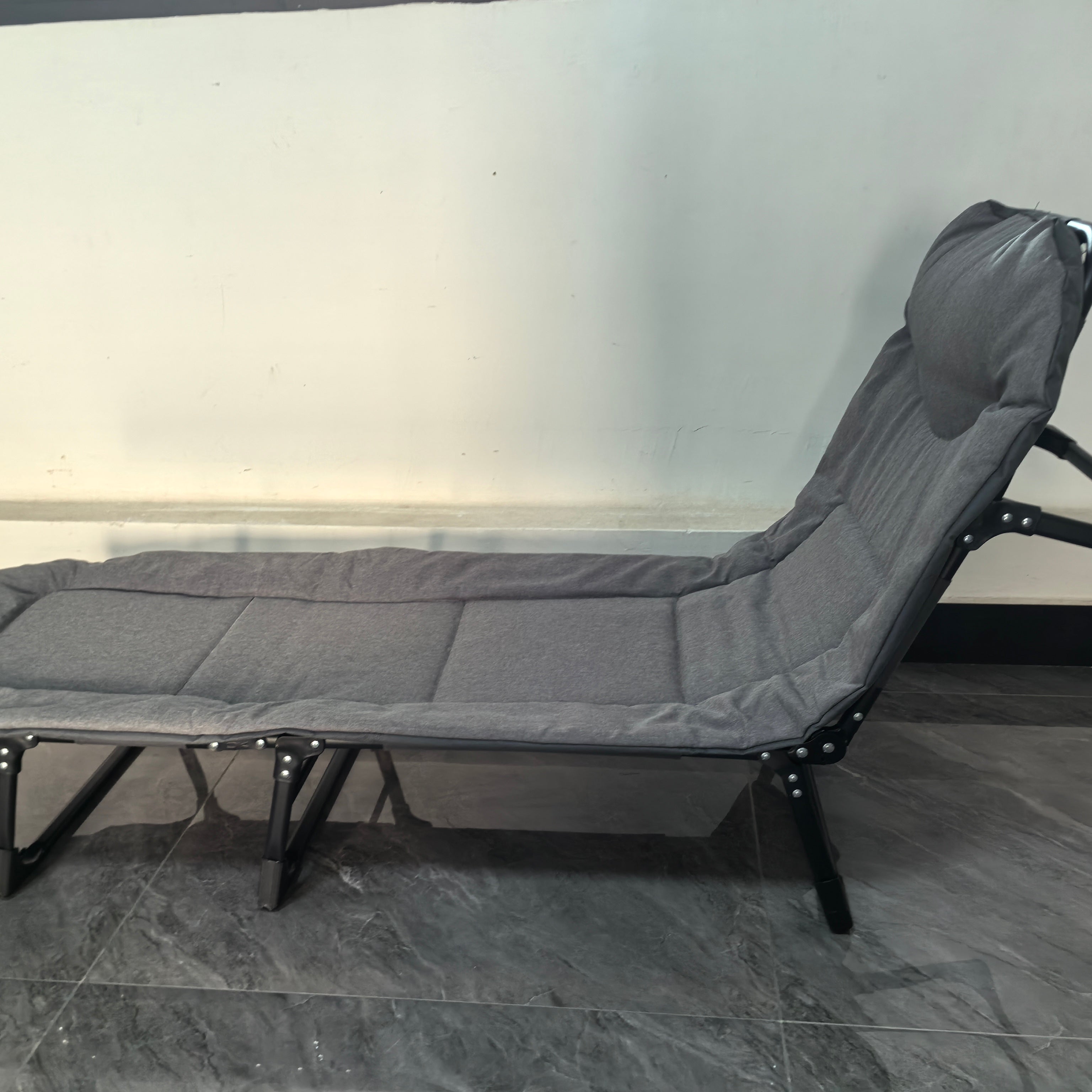 Portable Folding Multifunctional 4-legs Single Office Camping Bed Foldable Camping Cot