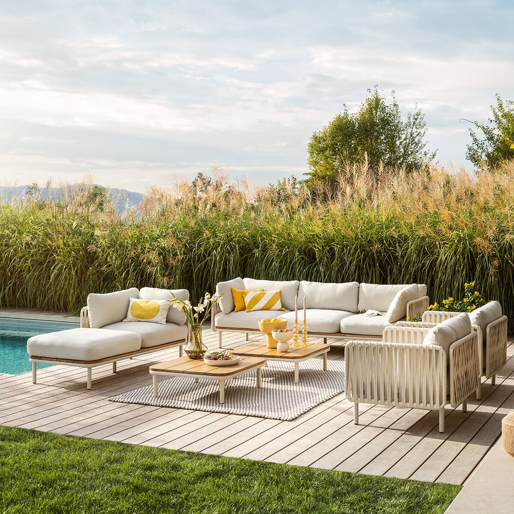 Outdoor Dining Set Natural Teak With Woven Rope And Cushion - Gemila