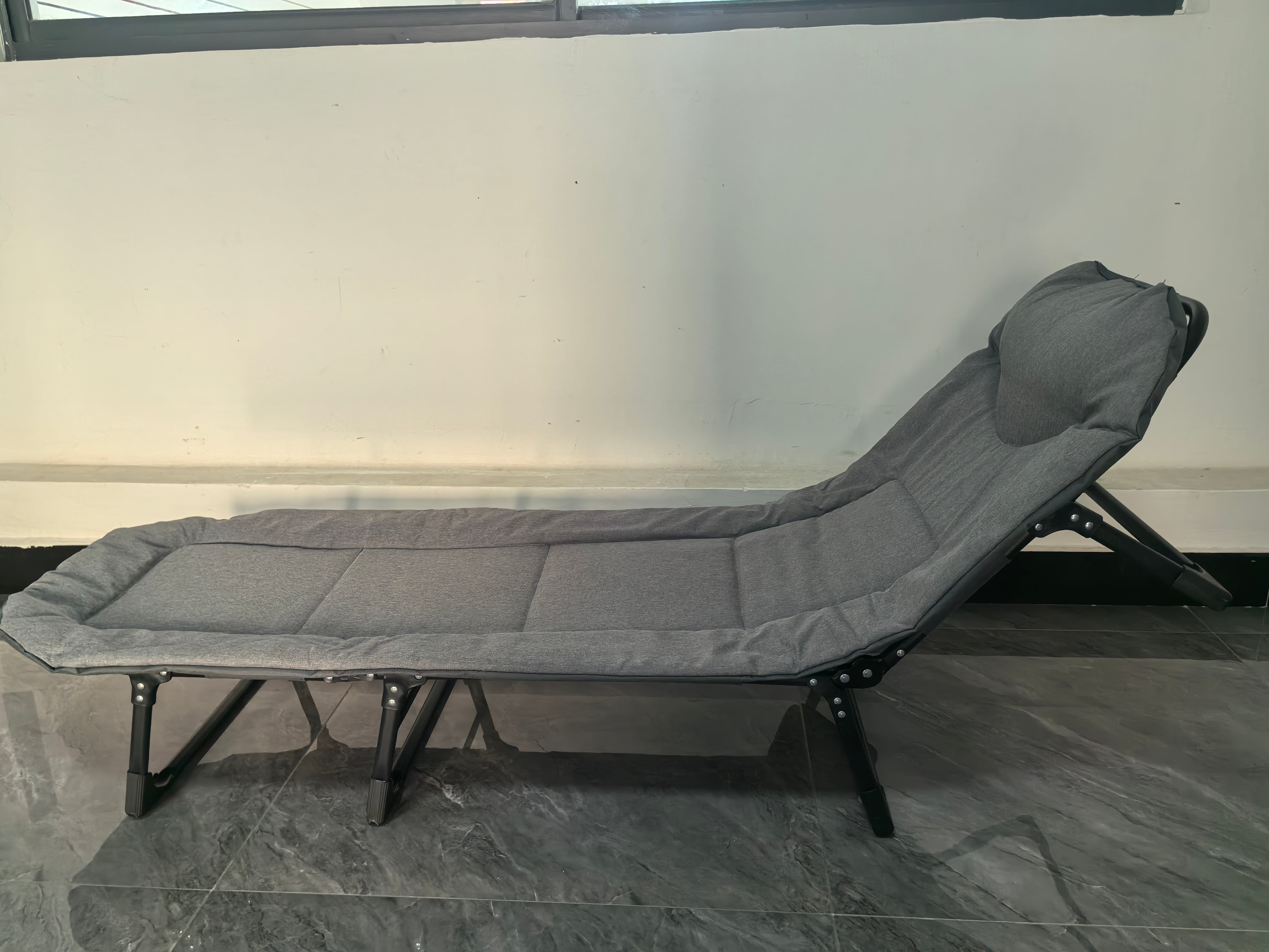 Portable Folding Multifunctional 4-legs Single Office Camping Bed Foldable Camping Cot