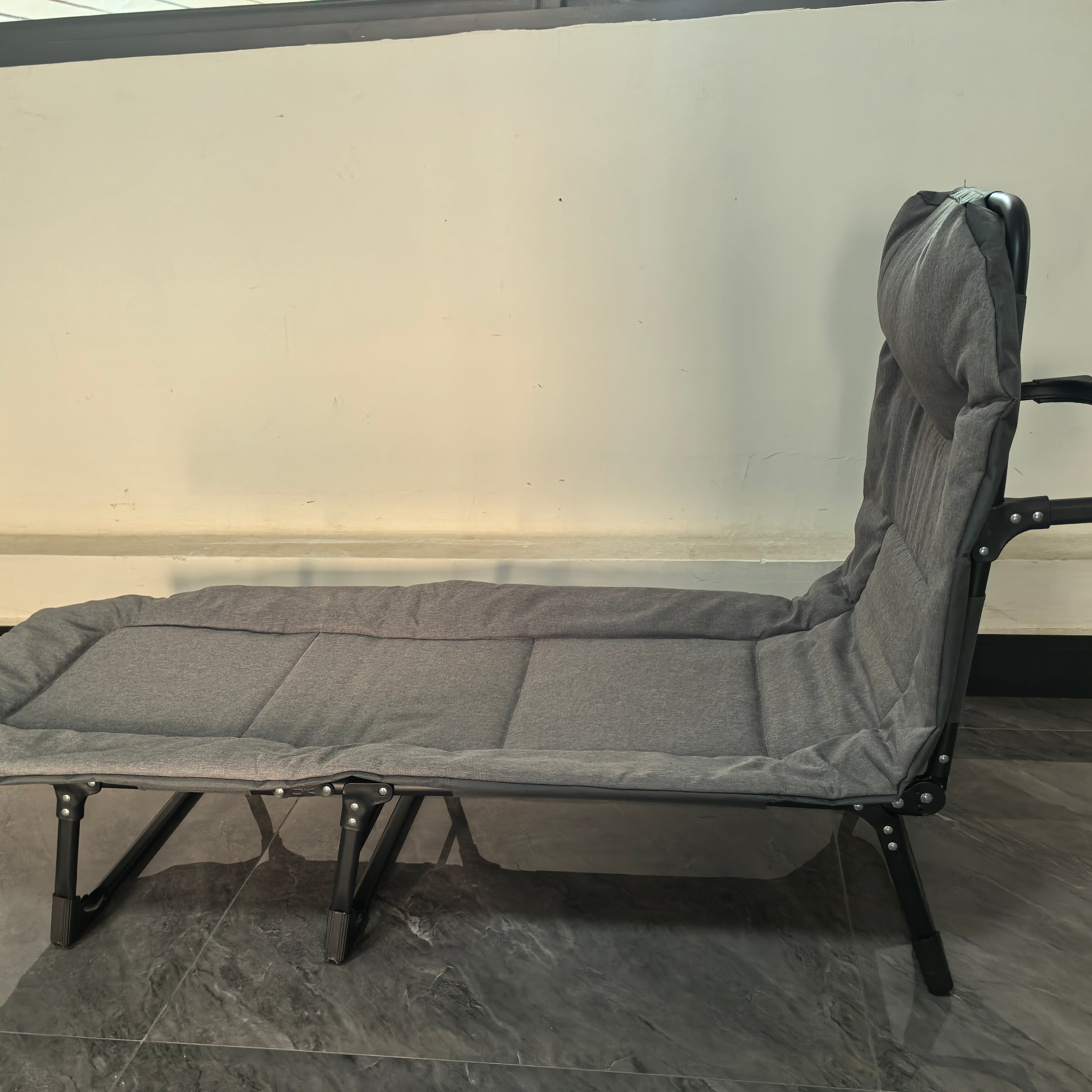 Portable Folding Multifunctional 4-legs Single Office Camping Bed Foldable Camping Cot