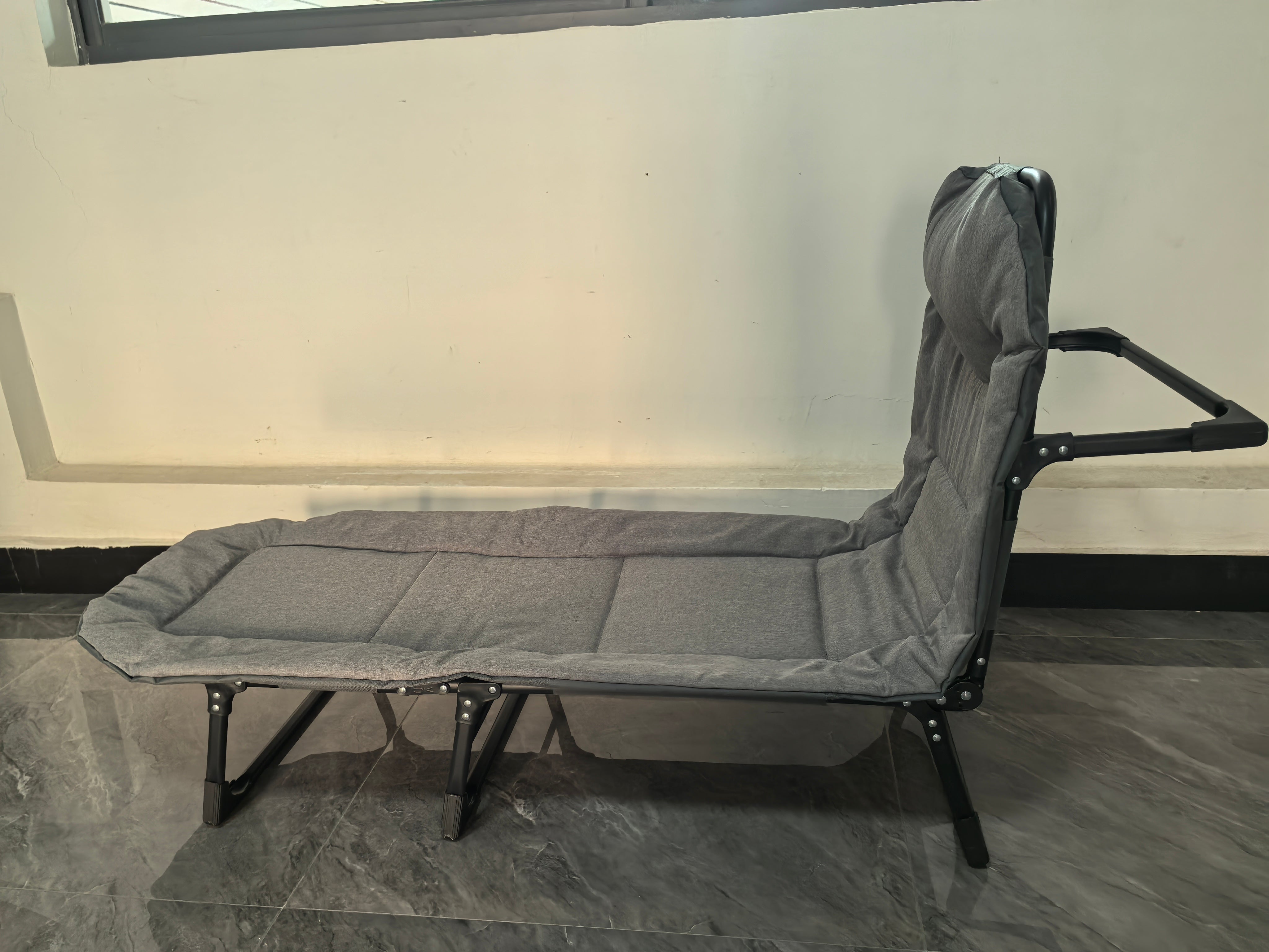 Portable Folding Multifunctional 4-legs Single Office Camping Bed Foldable Camping Cot