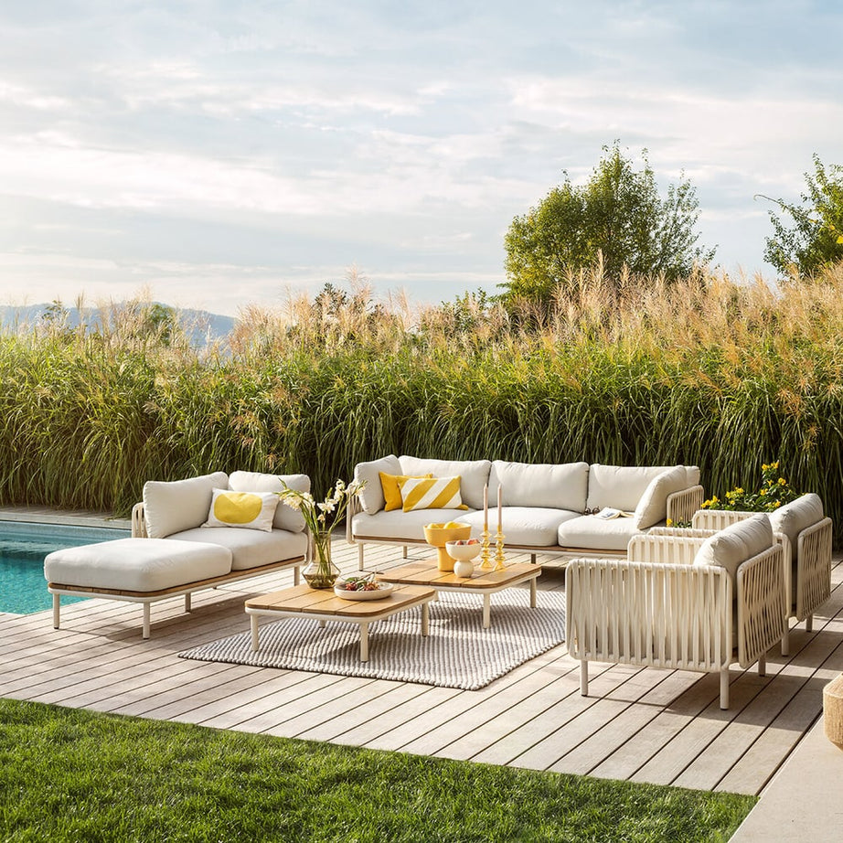 Outdoor Dining Set Natural Teak With Woven Rope And Cushion - Gemila